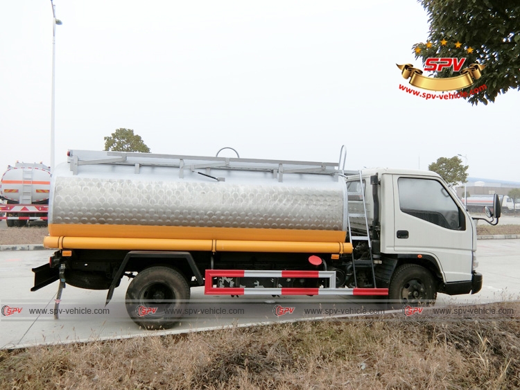 Right Side View of Stainless Steel Fuel Tanker